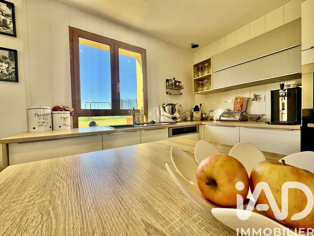 Maison 74 m² à Villeneuve-Sur-Yonne  - photo 6