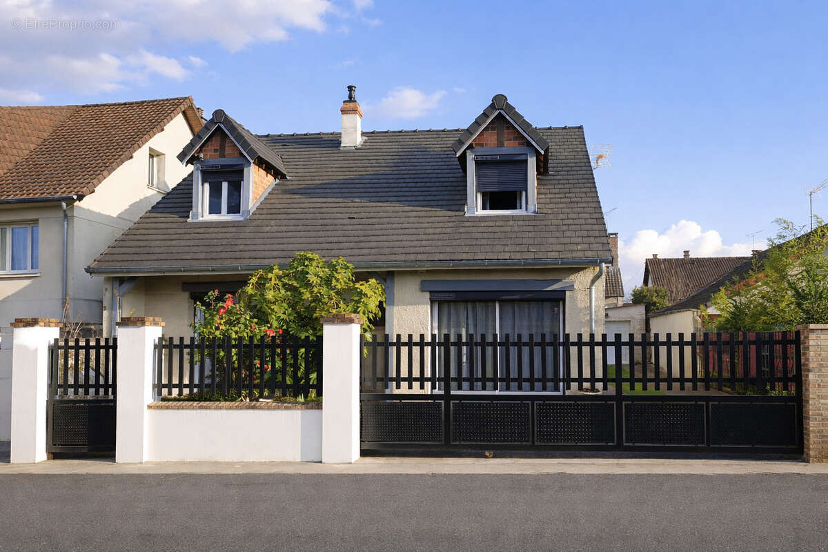 Maison à OZOIR-LA-FERRIERE