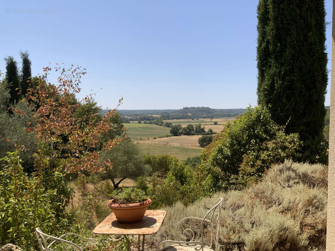 Villa d'architecte en position dominante de plain pied et sa vue panoramique. - photo 14