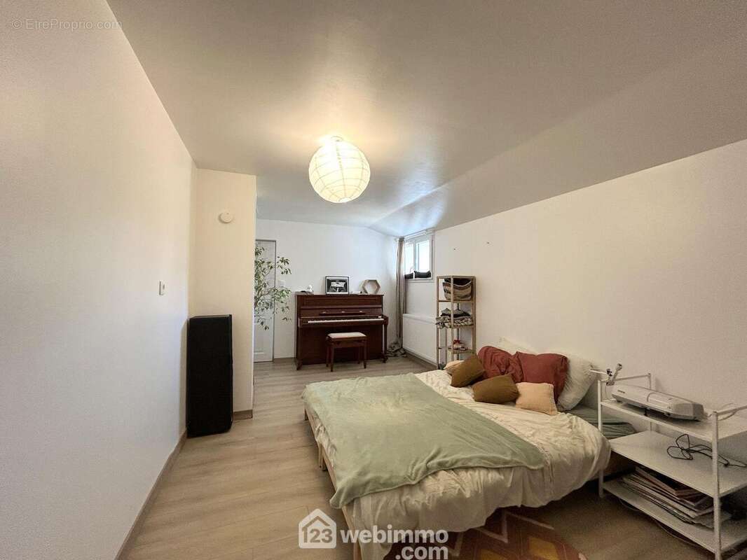 Maison à TREDREZ-LOCQUEMEAU