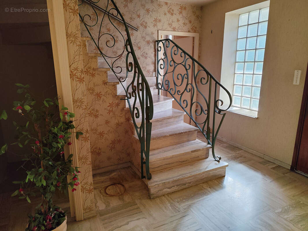 Maison à MONTANS