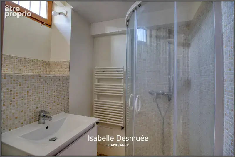 Maison familiale 4 chambres avec cour et stationnement – Proche gare – Tullins - photo 7