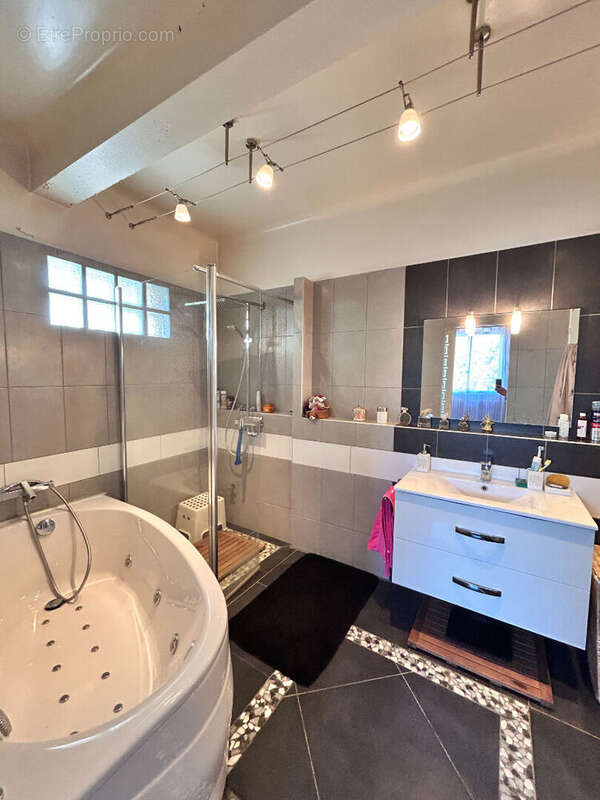 Maison à LE BLANC-MESNIL