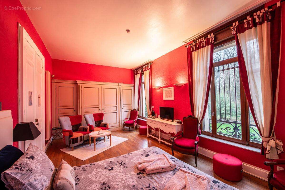 Maison 696 m² à Caudry  - photo 9