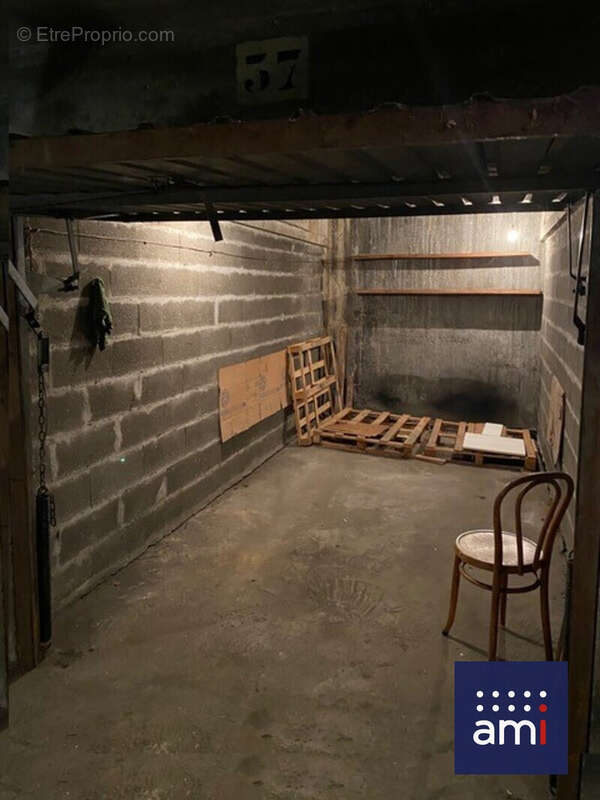 Parking à MONTREUIL