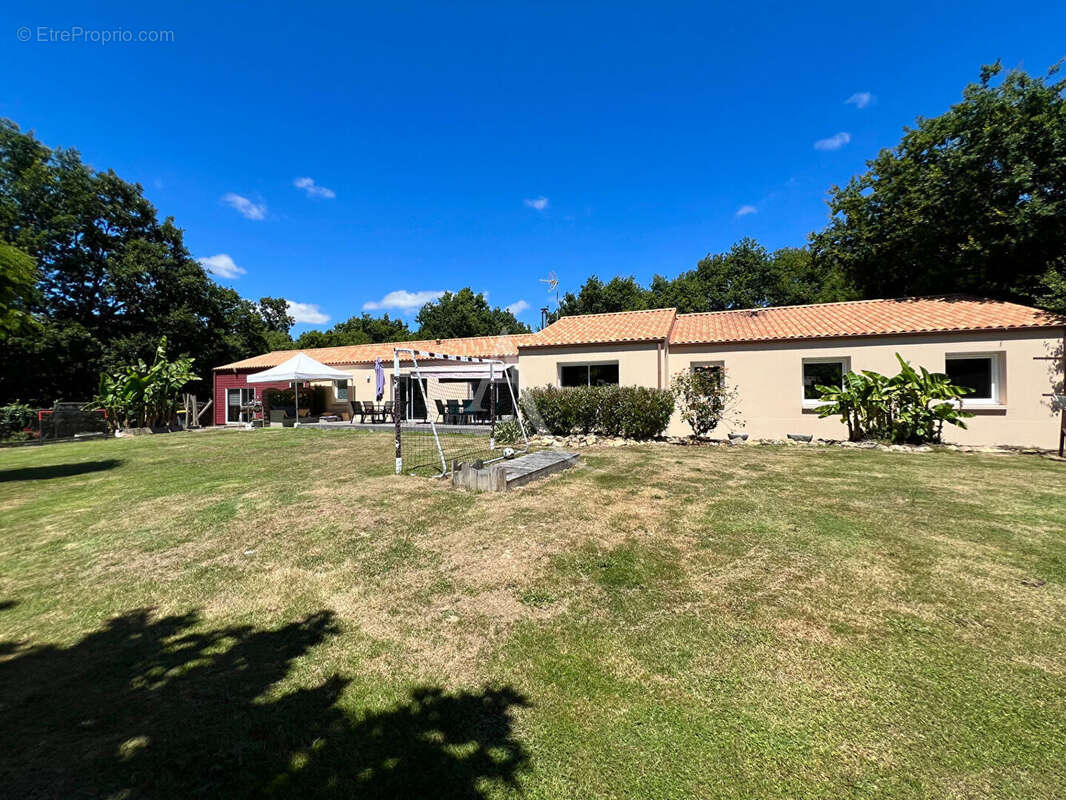 Maison à TALMONT-SAINT-HILAIRE
