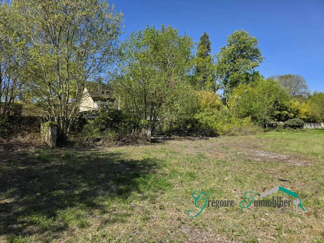 Terrain à MONTIGNY-SUR-LOING