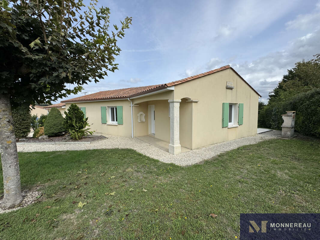 Maison à REIGNAC