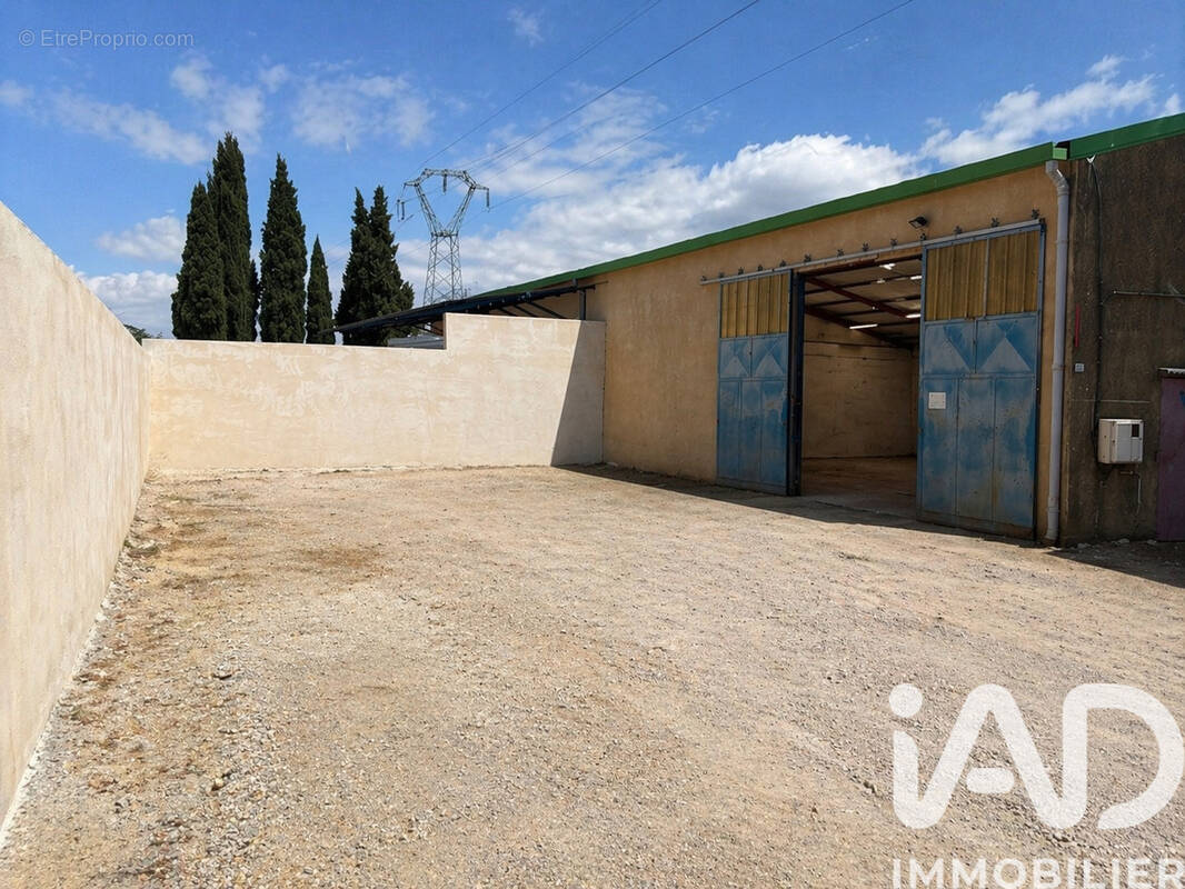 Photo 1 - Commerce à MONTEUX