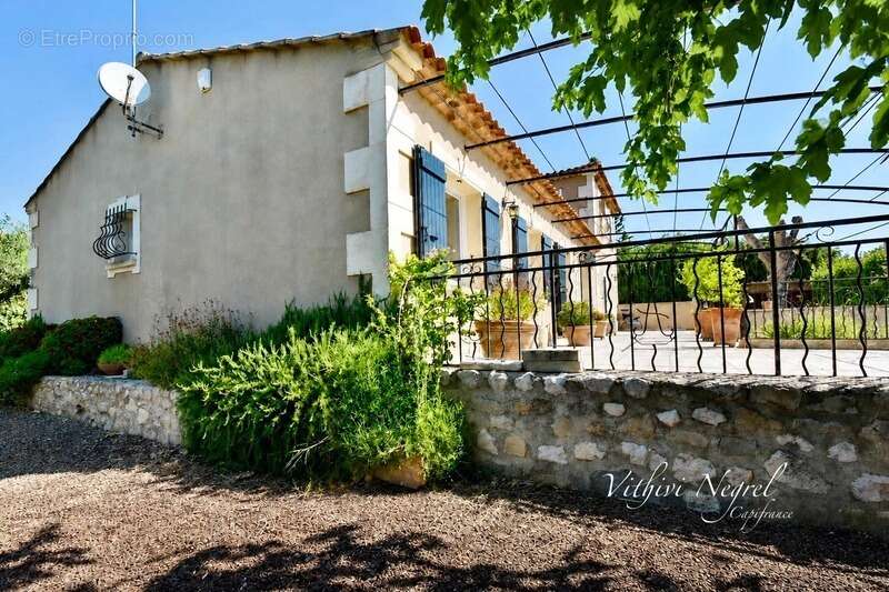 Maison à vendre 5 pièces, MOURIES (13) - photo 2