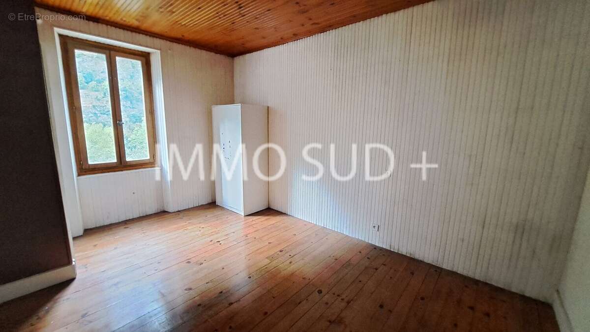 Maison 100 m² à Livet-Et-Gavet  - photo 8