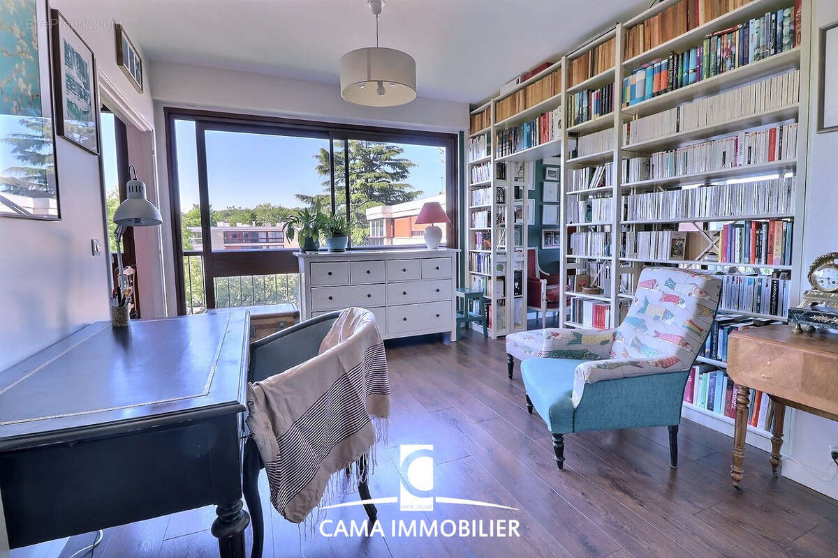 Appartement à FONTENAY-LE-FLEURY