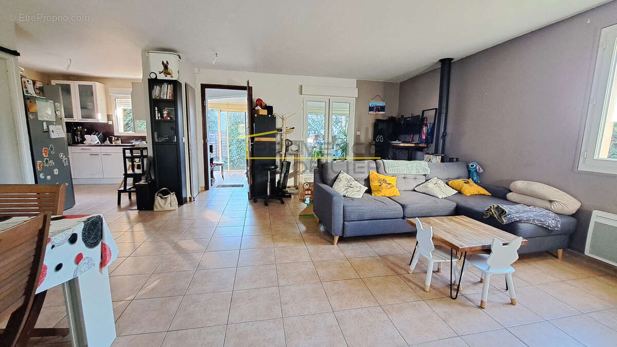 Maison à MONTELIMAR