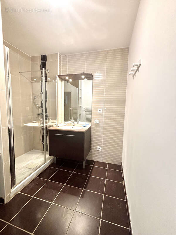 Appartement à L'ARBRESLE