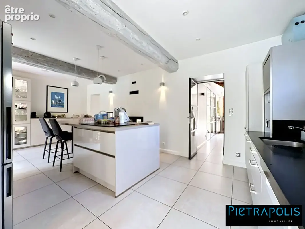 Maison 280 m² à Soucieu-En-Jarrest  - photo 7