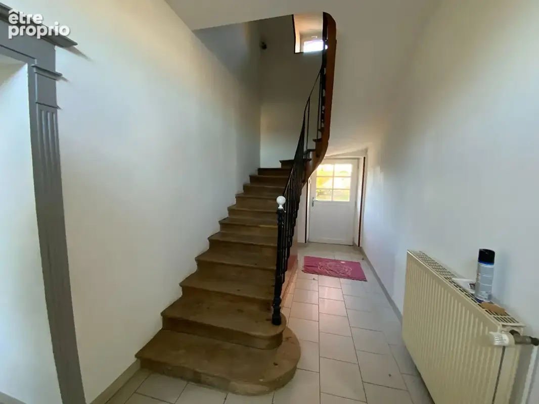 AUXY - Maison de village de 141 m² hab. (3 chambres) avec dépendance et garage. - photo 3