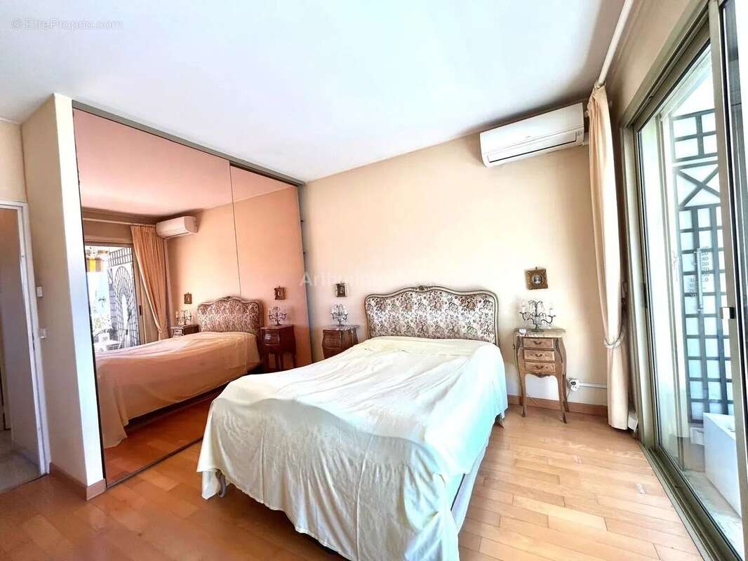 Appartement à VILLENEUVE-LOUBET
