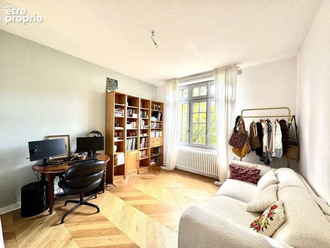 NIORT   Maison rénovée de 141 m2, 4 chambres, jardin et garage, proche des Halles et du Quai Métayer - photo 11