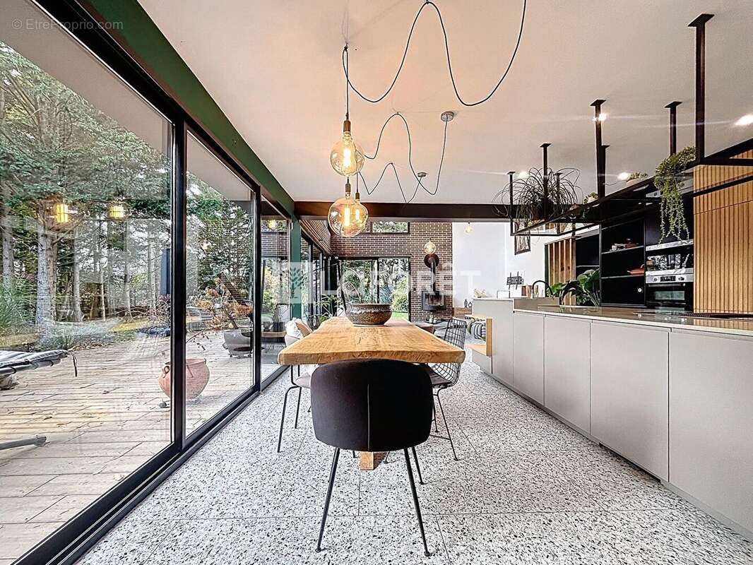 Maison à SAINT-OUEN-DE-THOUBERVILLE