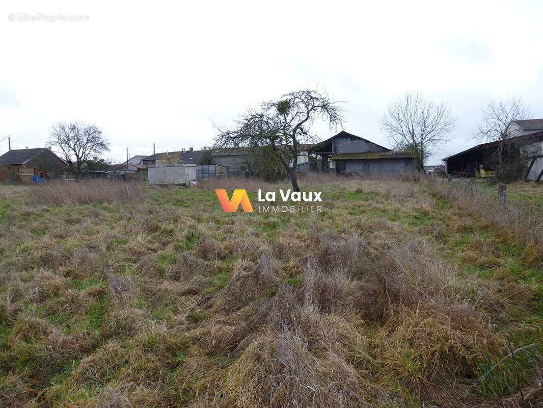 Terrain à VRONCOURT