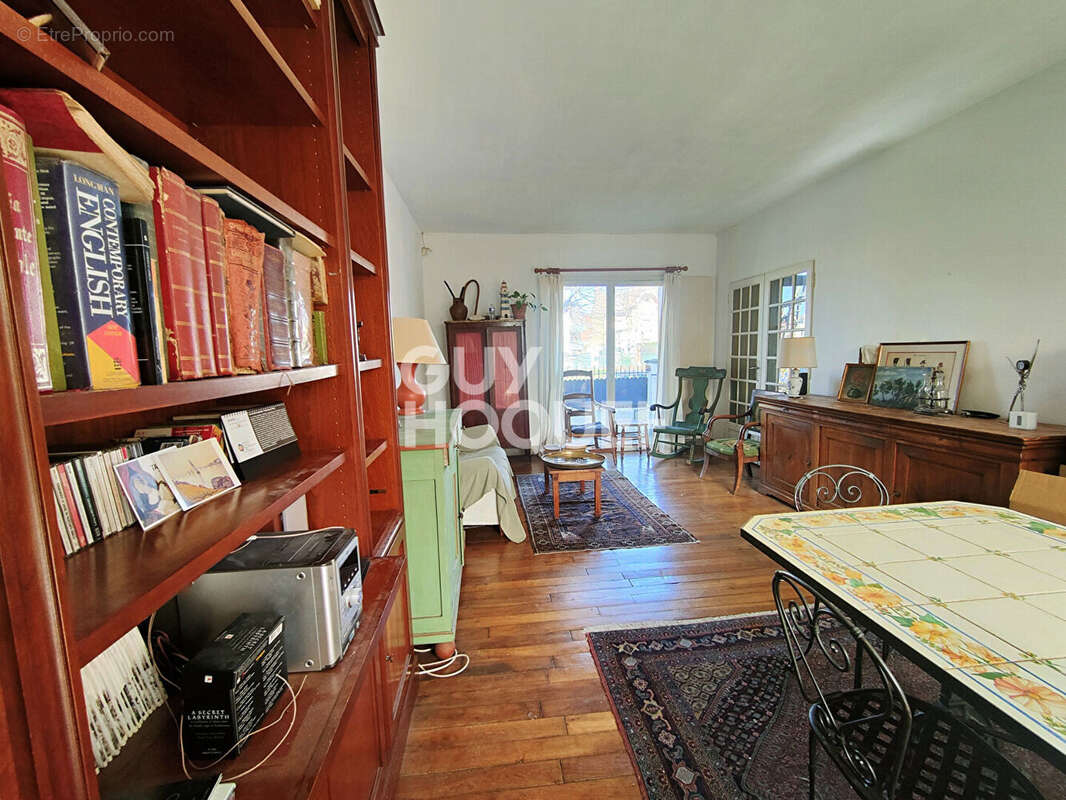 Maison à LA GARENNE-COLOMBES