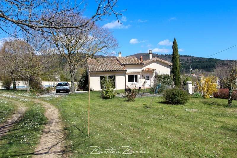 Maison à VERNOUX-EN-VIVARAIS