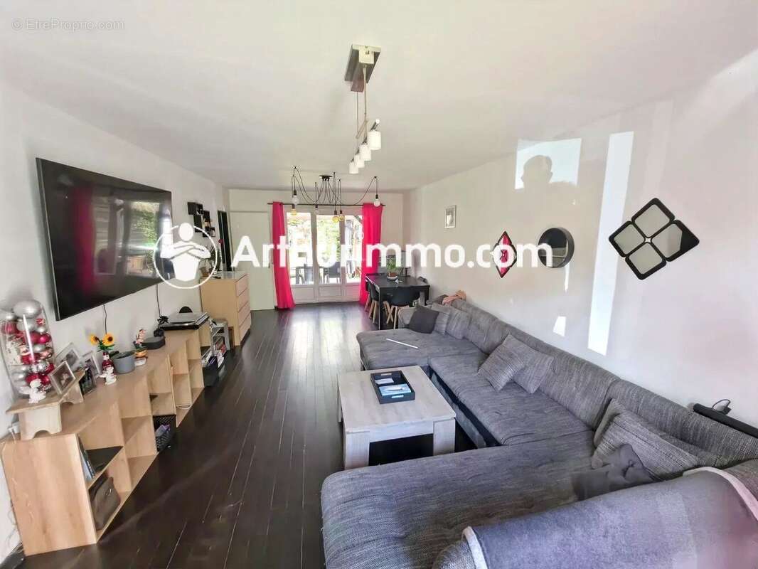 Maison à SAVIGNY-LE-TEMPLE