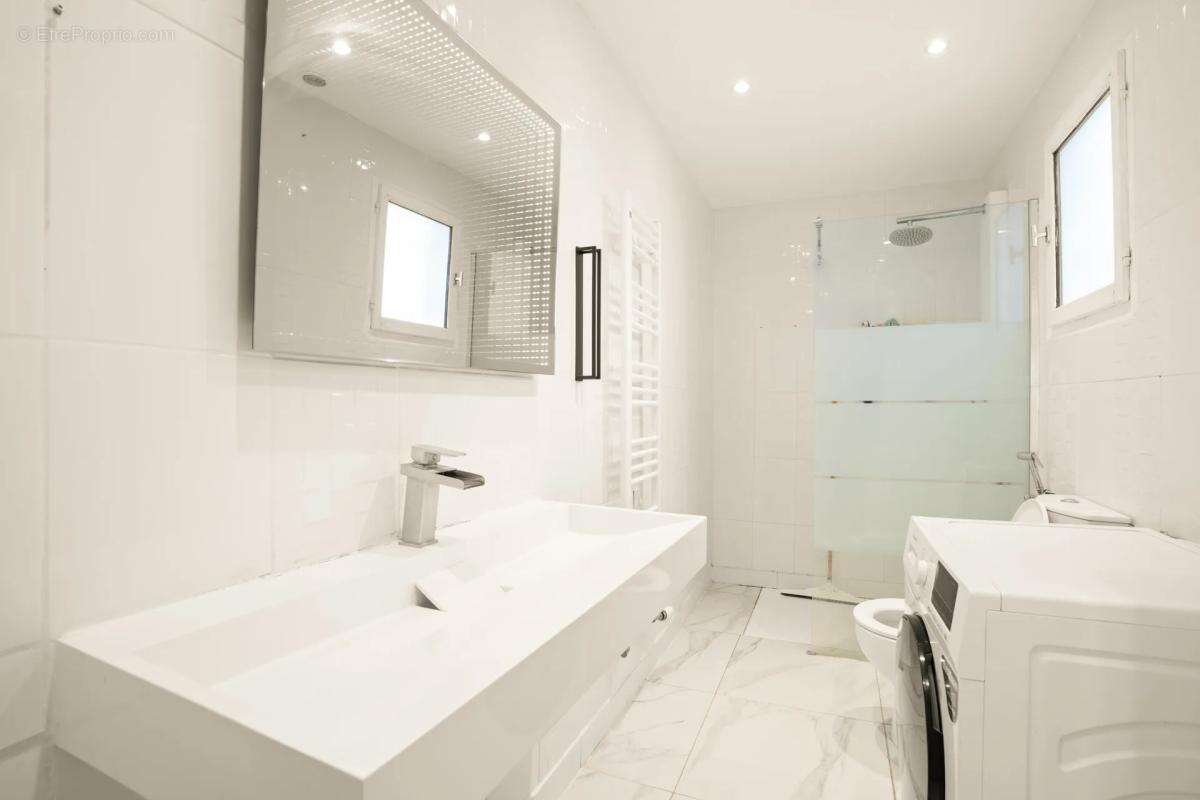 Maison à VAULX-EN-VELIN