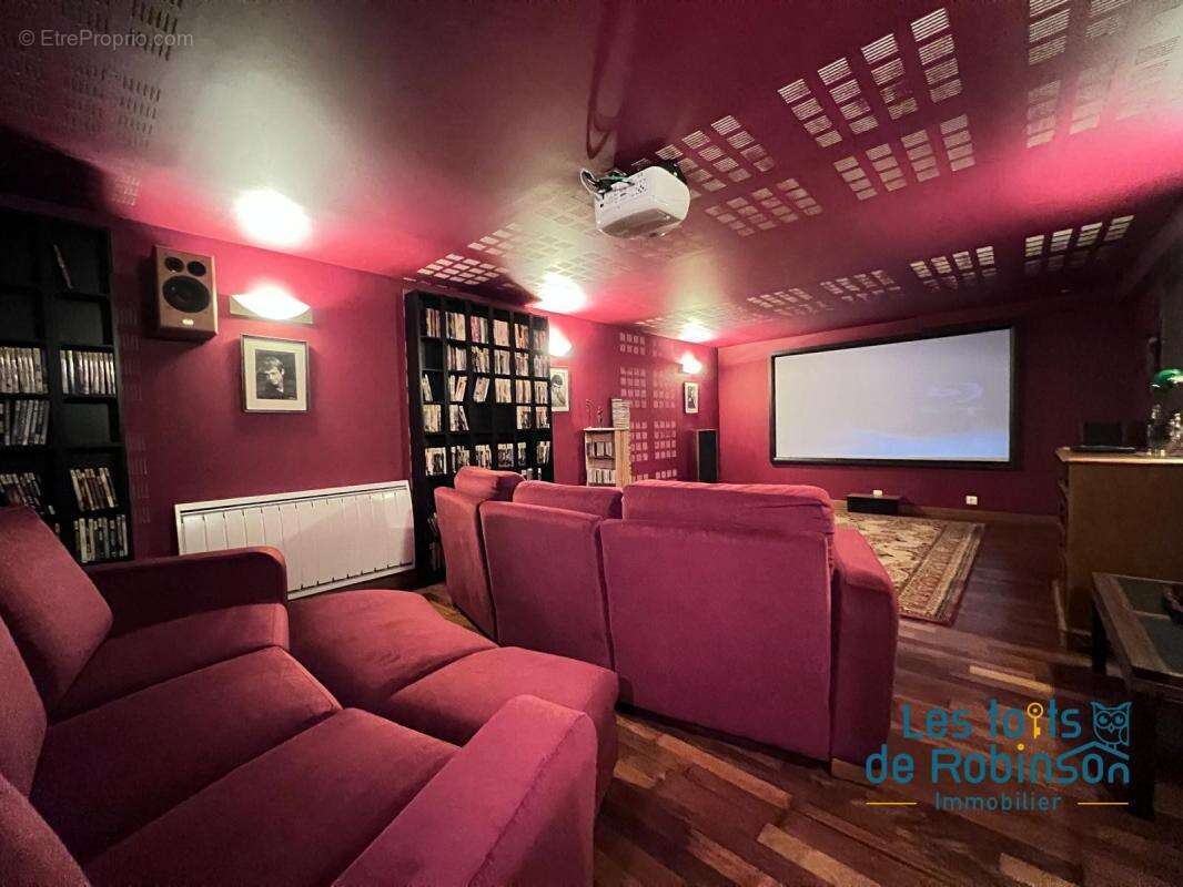 Maison à VERRIERES-LE-BUISSON