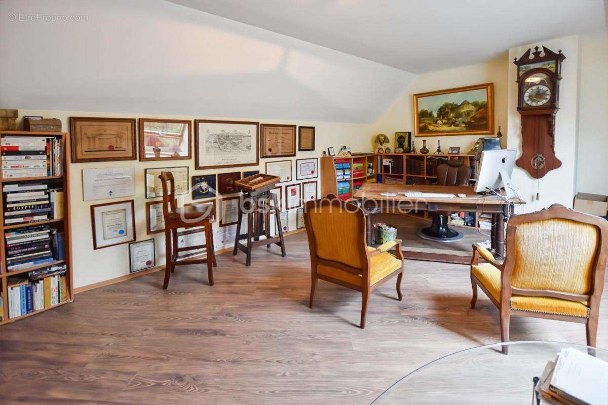 Maison à CRECY-LA-CHAPELLE