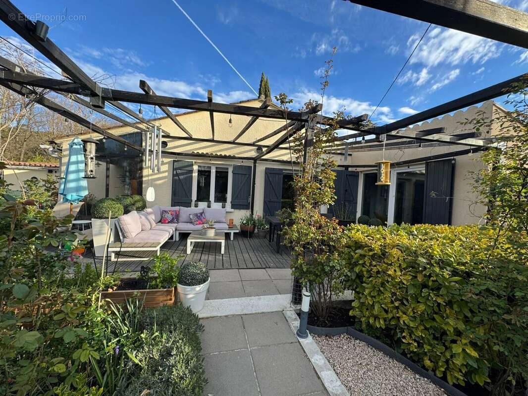 Maison à ENTRECASTEAUX