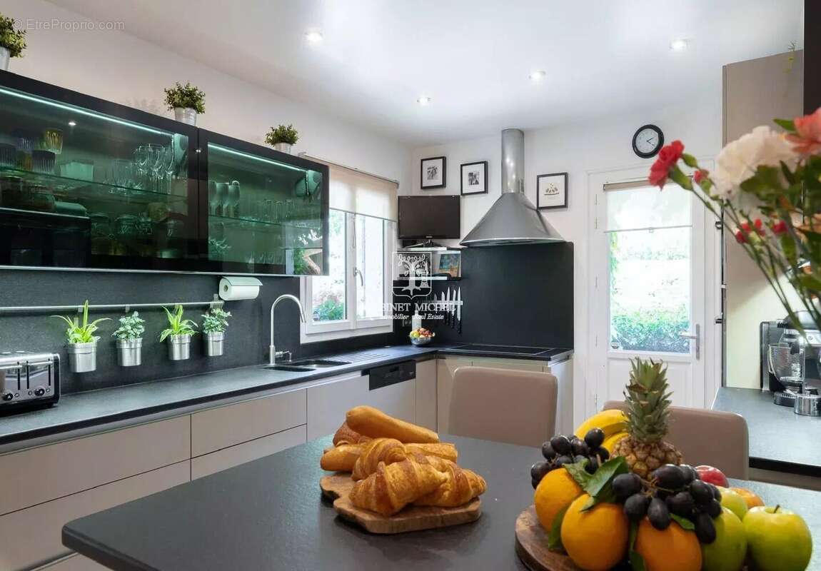 Maison à ROQUEFORT-LES-PINS