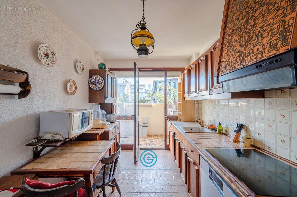 Appartement à MARSEILLE-9E