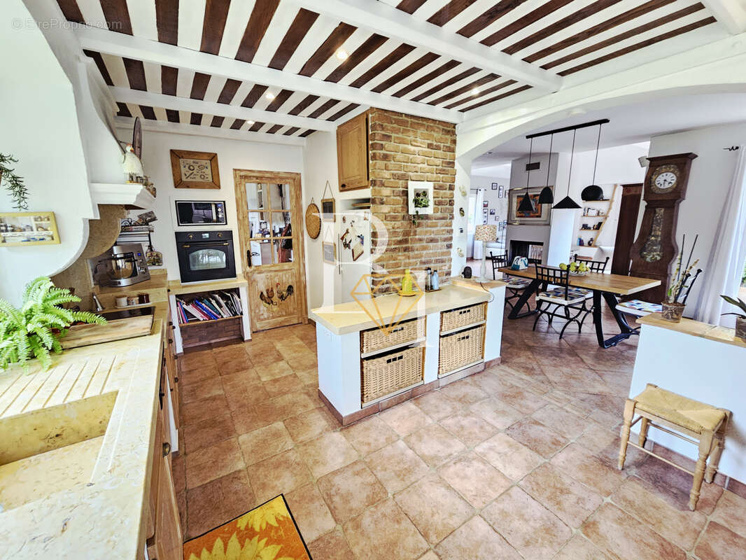 Maison à SAINT-JEANNET