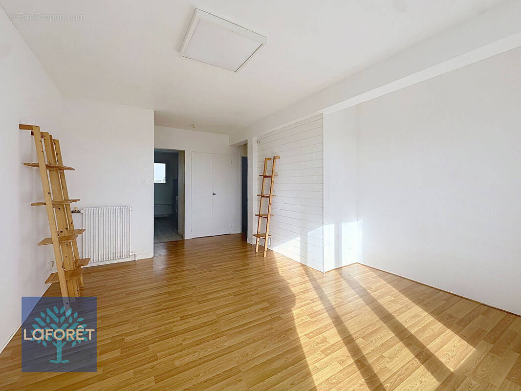 Appartement à FOUGERES