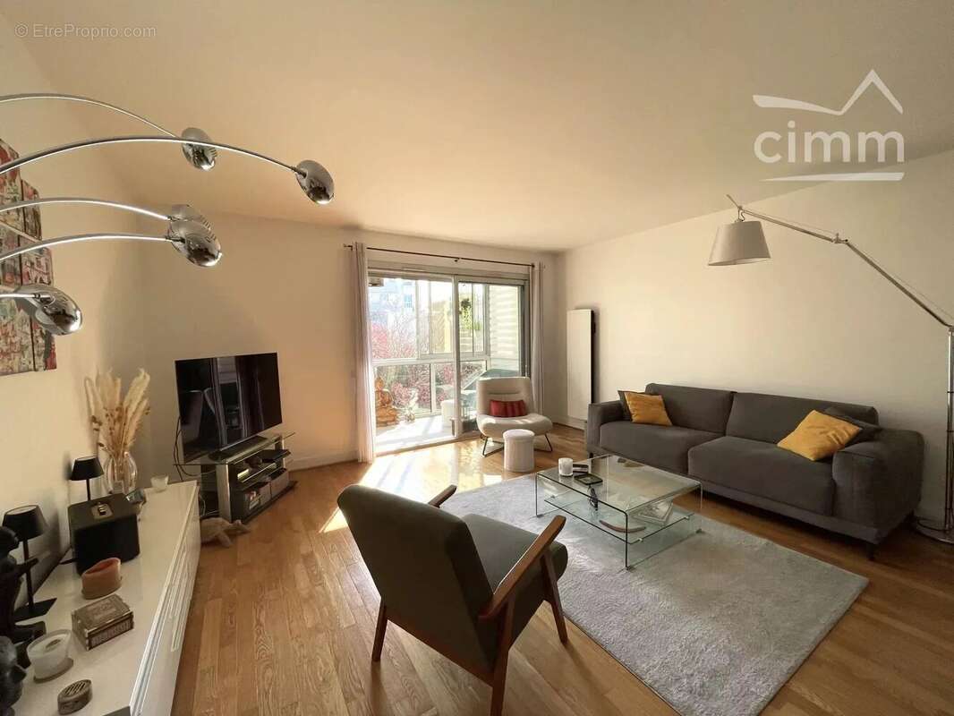 Verdure et beaux volumes pour ce T4 avec loggia, caves et parkings - photo 25
