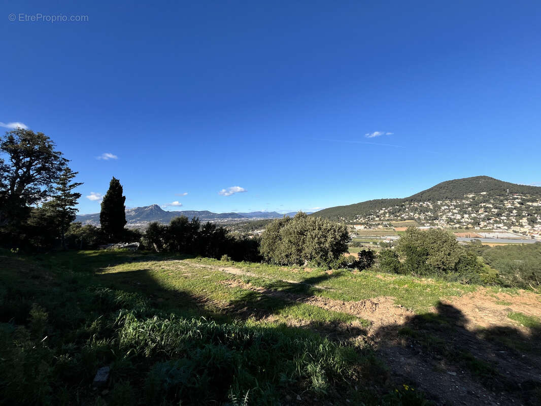 Terrain à CARQUEIRANNE