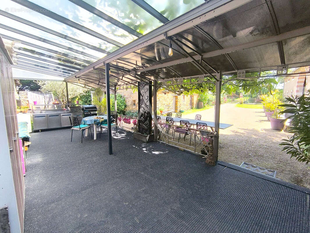 Maison à GREZ-NEUVILLE