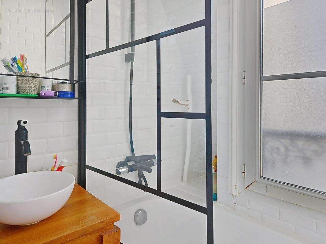 Appartement à PARIS-10E