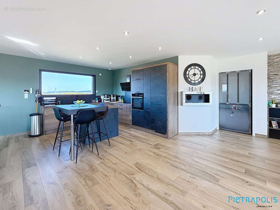 Maison à SAINT-SYMPHORIEN-DE-LAY