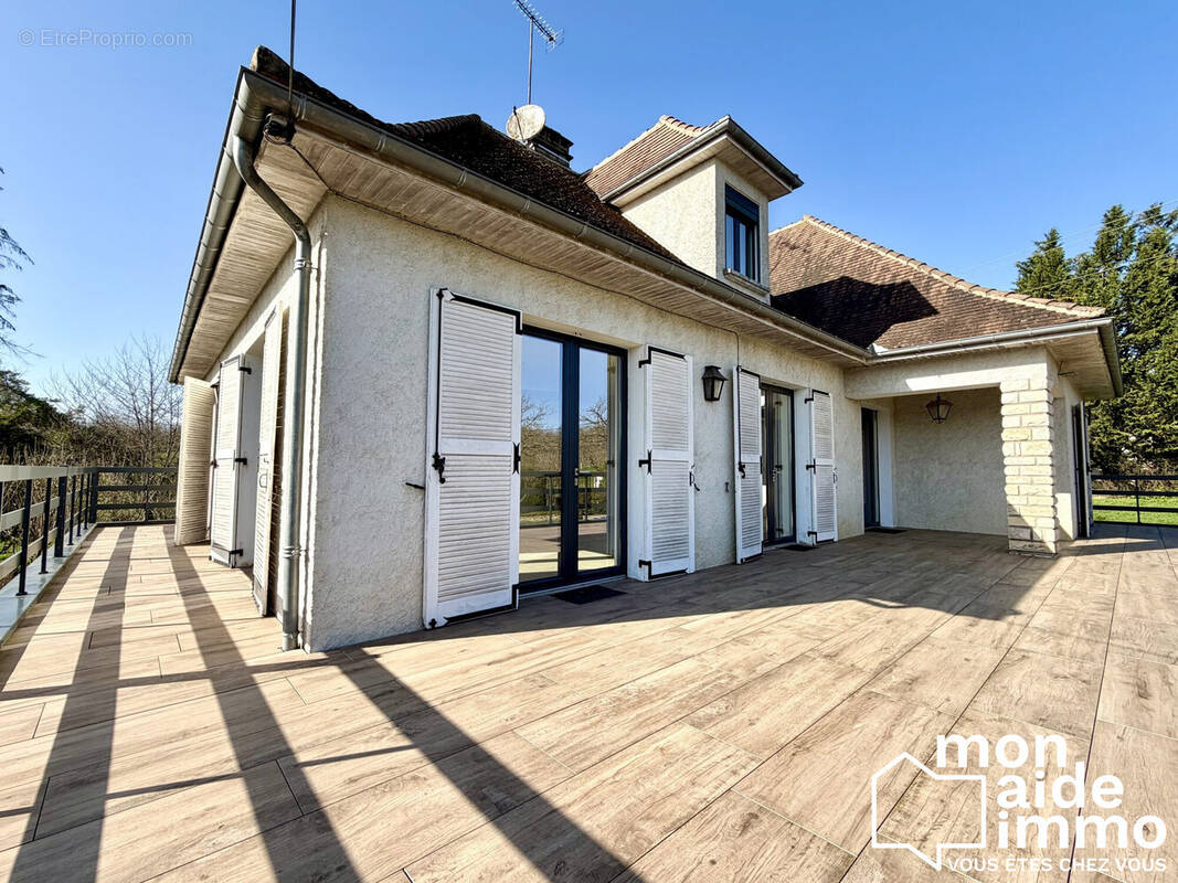 Maison à CORGNAC-SUR-L'ISLE