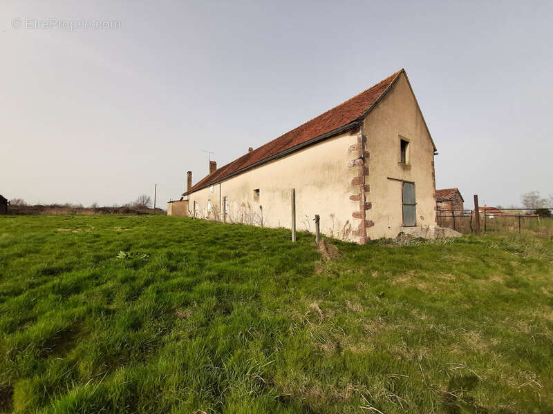 Maison à LES GUERREAUX