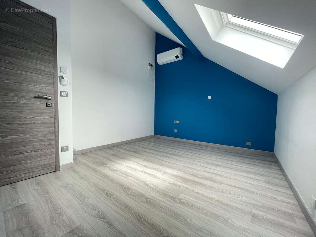 Tremblay-en-france - pavillon moderne de 2009 - 4 chambres - photo 15