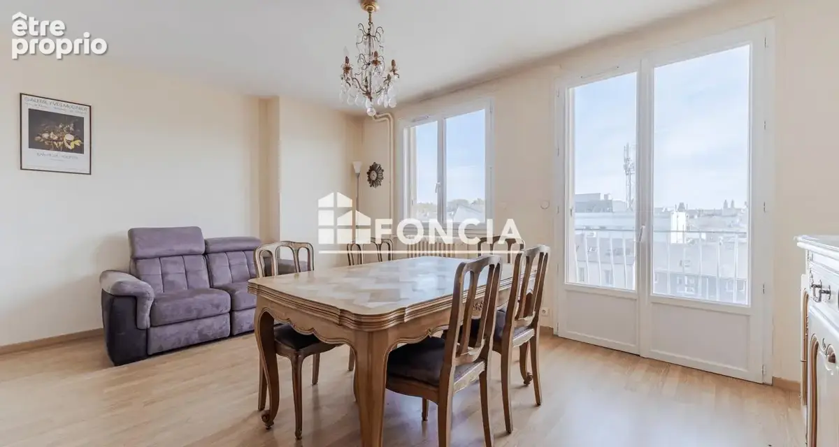 TOURS - Appartement Type 3 avec balcons et cave - photo 1
