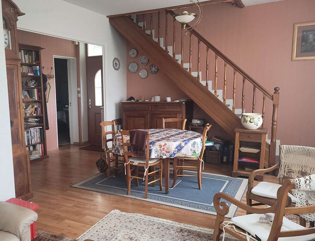 Maison à RUELLE-SUR-TOUVRE