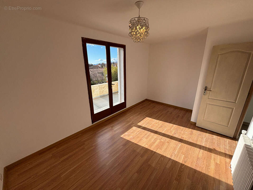 Maison à CHATEAU-ARNOUX-SAINT-AUBAN