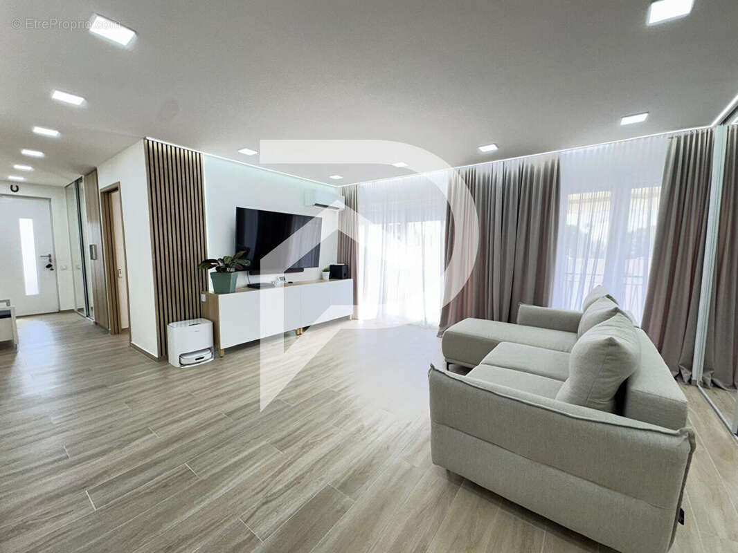 Maison à GALLARGUES-LE-MONTUEUX