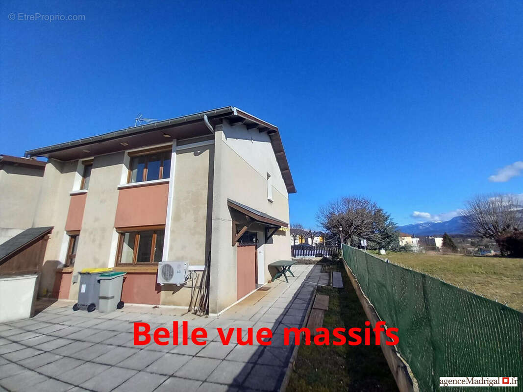 Maison à RIVES