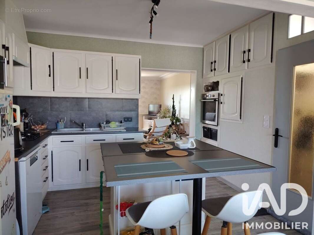 Maison 113 m² à Saint-Cosme-En-Vairais  - photo 6