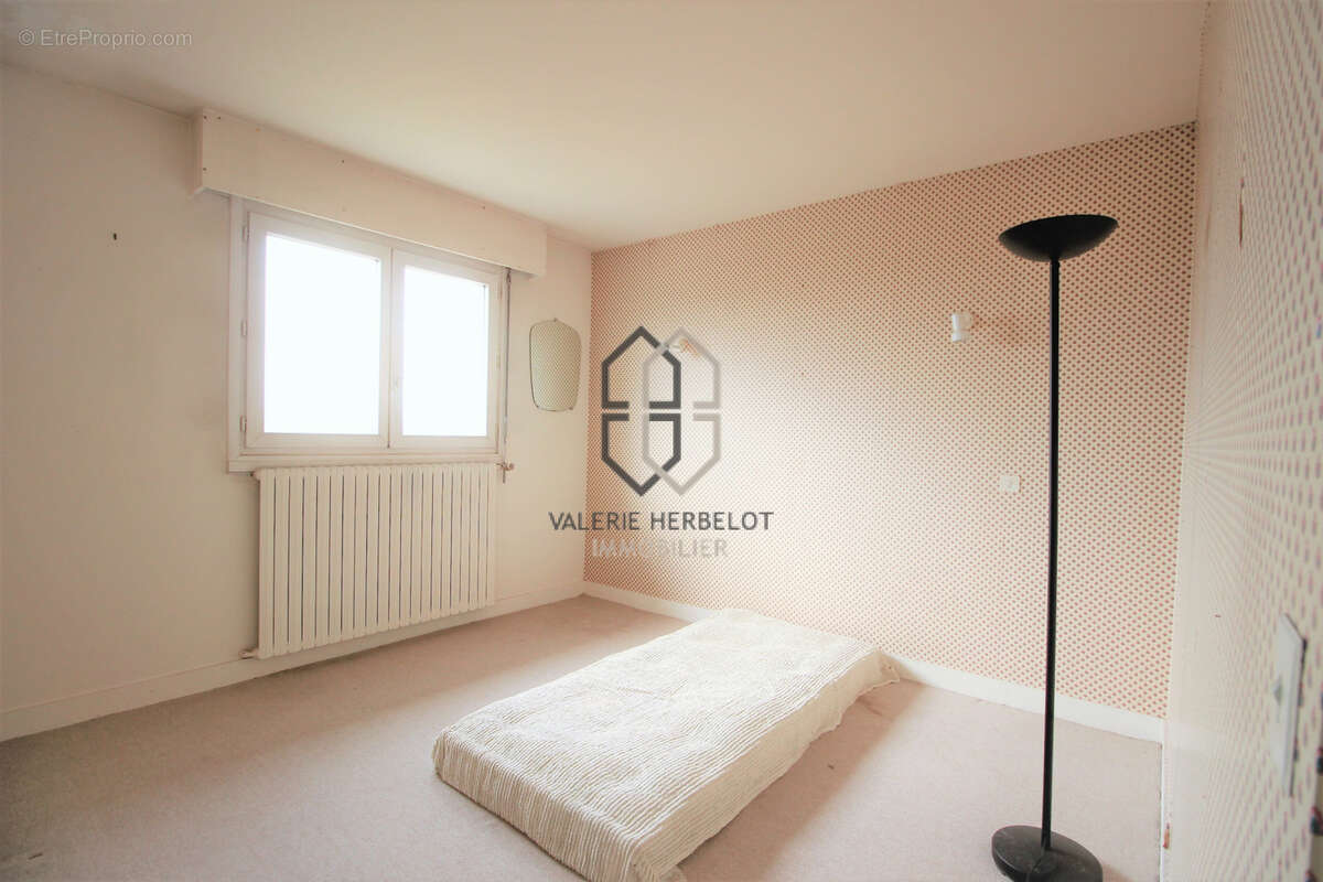 Maison à CHENNEVIERES-SUR-MARNE